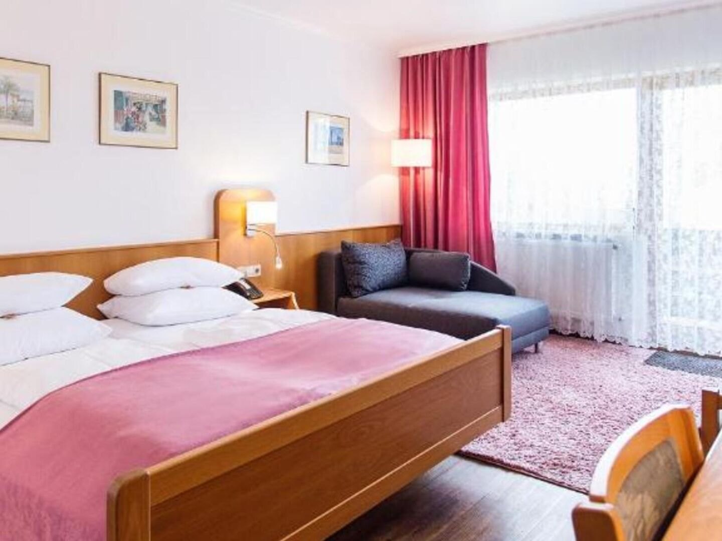 Doppelzimmer mit Balkon